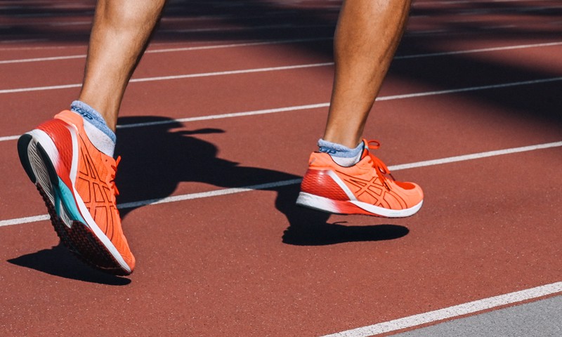 su-tro-lai-cua-asics-tren-mau-gel-quantum-360-6