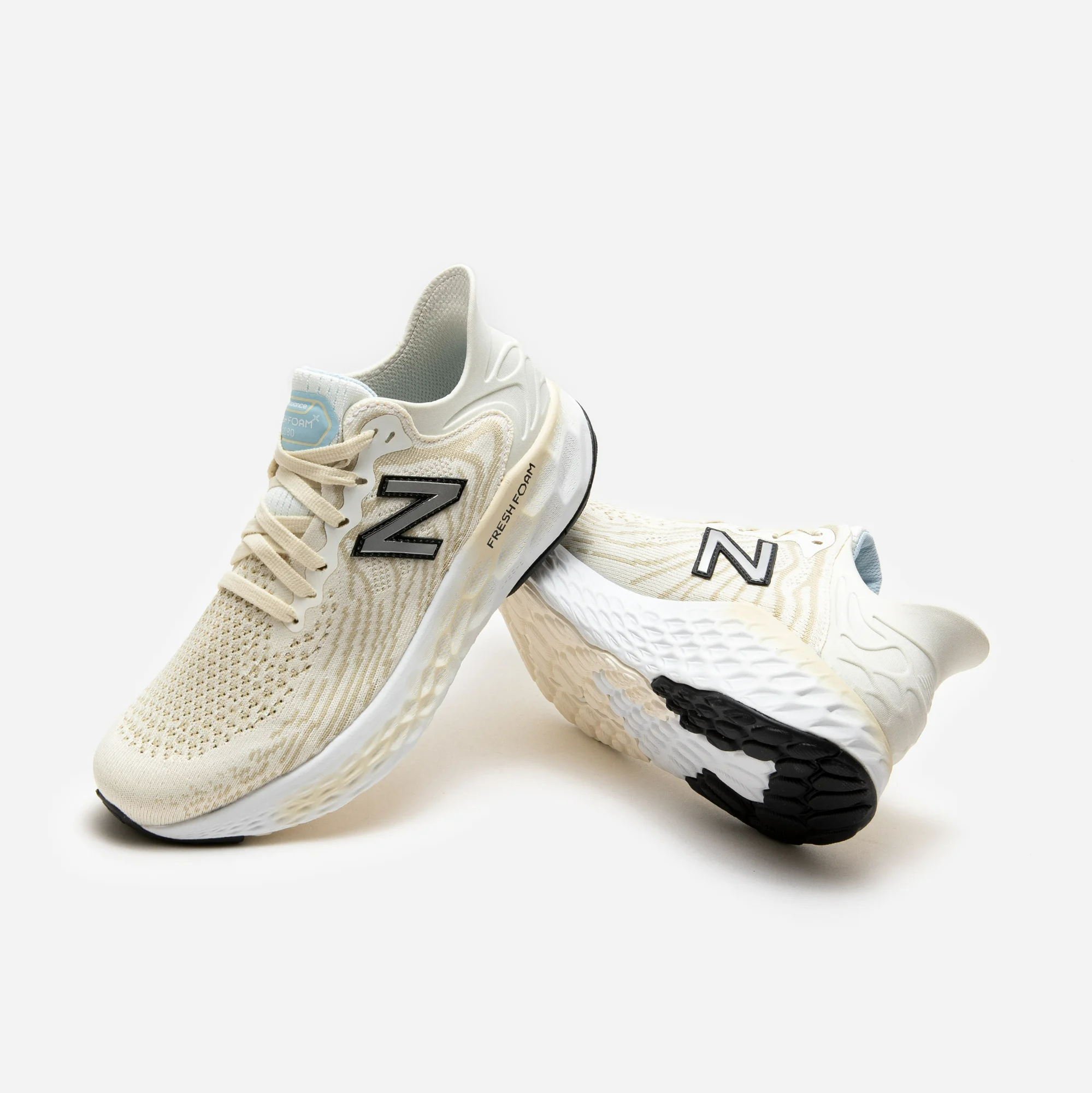 Hinh anh 1: Su ket hop Naked CPH x New Balance tao ra hai phien ban dac biet 1080 va 725