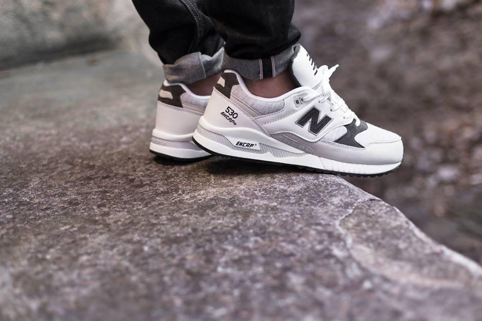 new-balance-530-su-tong-hoa-cua-hieu-suat-va-thoi-thuong