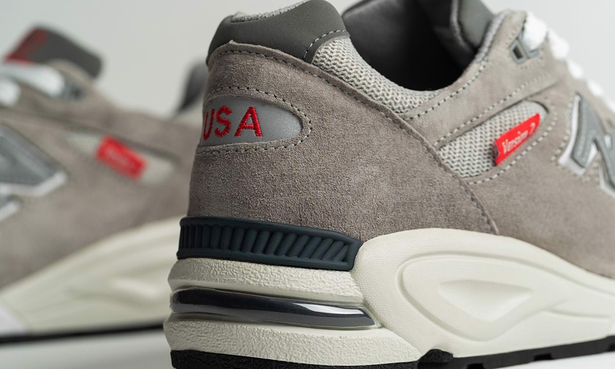 review-giay-new-balance-990v2-made-in-usa-grey-khi-su-huu-dung-duoc-de-cao