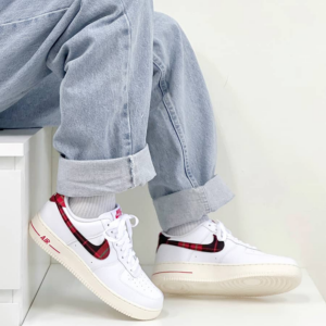 Giay Nike Air Force 1 '07 LV8 'Tartan Plaid' DV0789-100