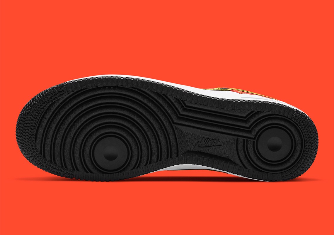 nike-air-force-1-low-quay-tro-lai-voi-phien-ban-roswell-rayguns