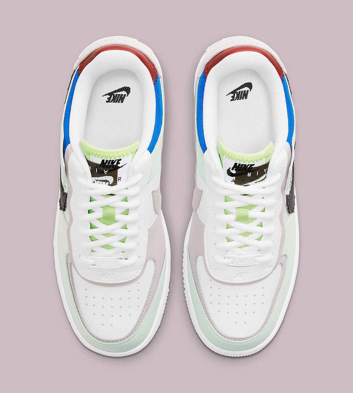 dau-pixelated-swoosh-mot-lan-nua-xuat-hien-noi-bat-tren-doi-nike-air-force-1-day-mau-sac