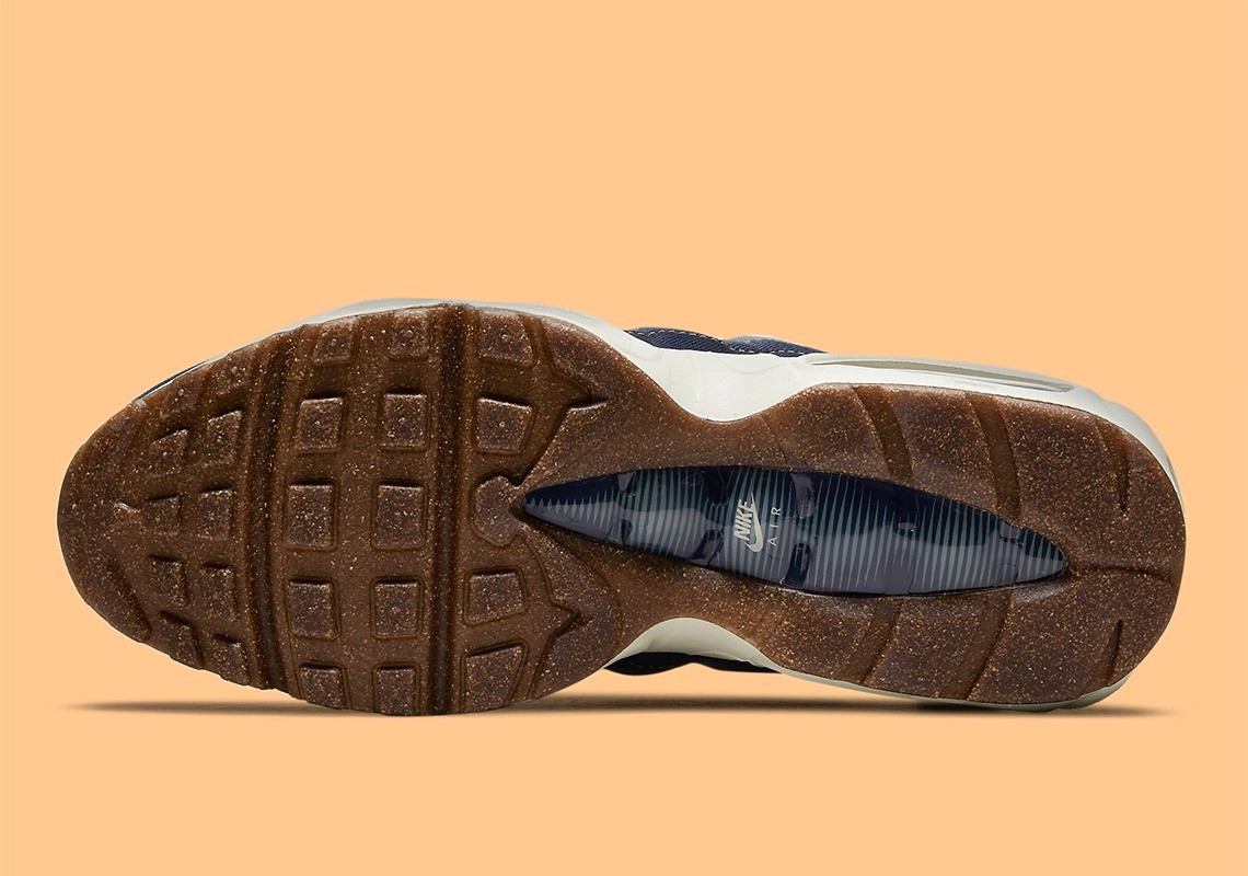 Hinh anh 3: Nike Air Max 95 “Cork" - doi giay lam tu nut ban?