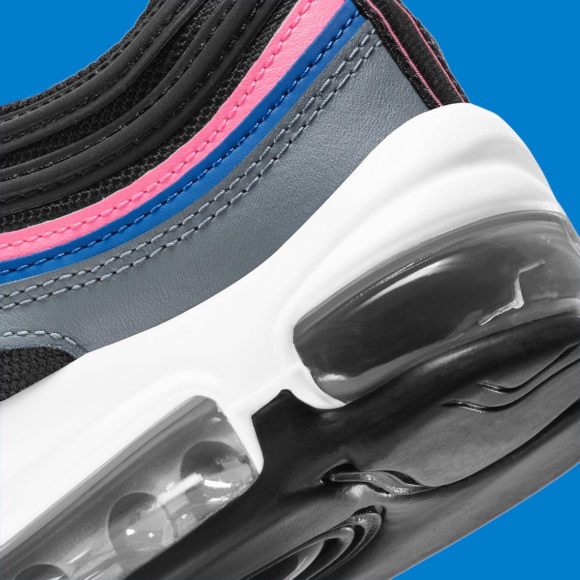 nike-air-max-97-black-and-grey-danh-cho-tre-em-tao-net-an-tuong-voi-hai-vach-xanh-hong