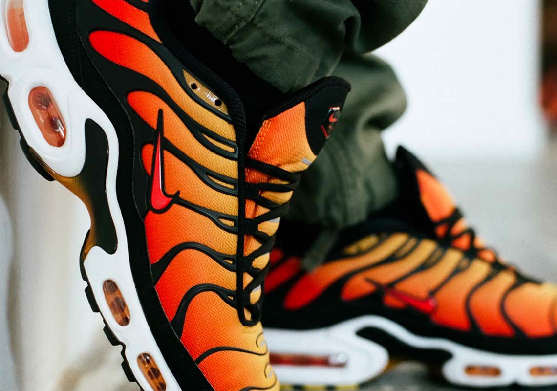 review-giay-nike-air-max-plus-og-sunset-su-hoai-niem-ve-thap-nien-90