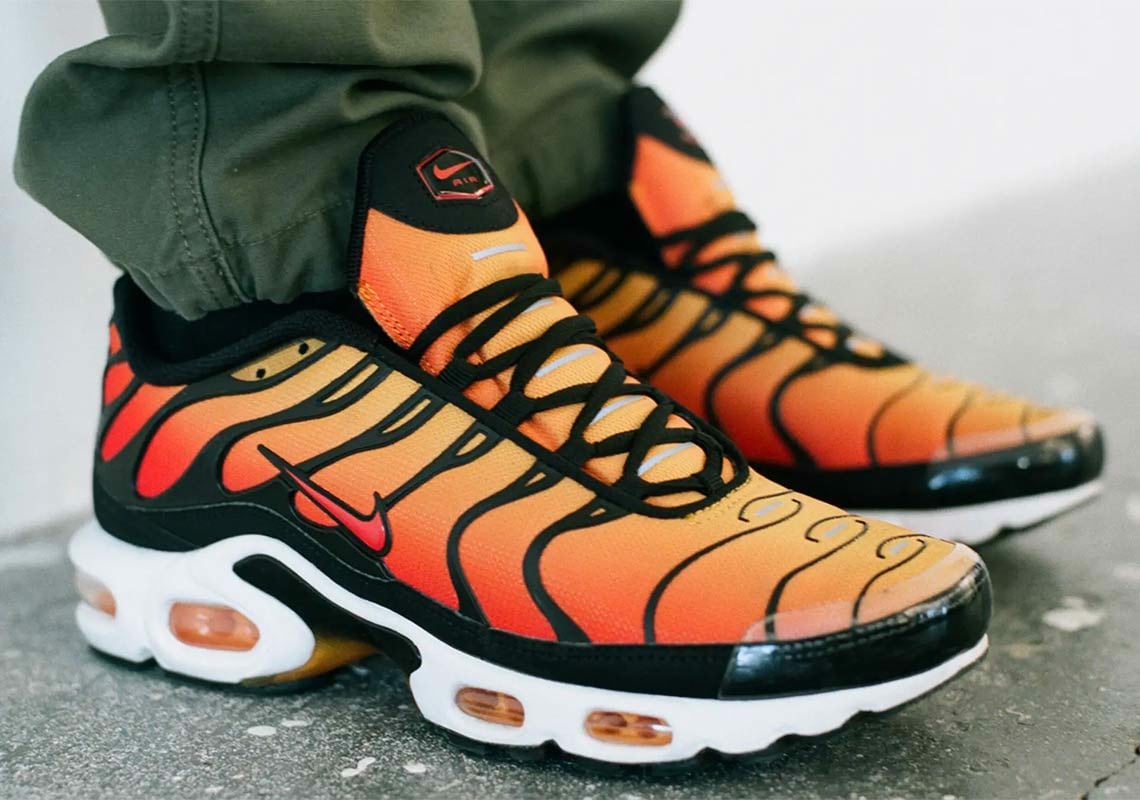 review-giay-nike-air-max-plus-og-sunset-su-hoai-niem-ve-thap-nien-90