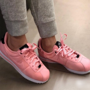 Alternative view of Giày Nike Cortez Basic TXT GS 'Valentine's Day' AV3519-600