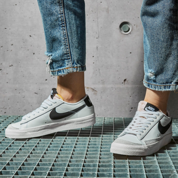 Giay Nike Blazer Wmns 'Black White' DC4769-102
