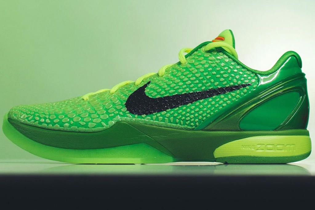 Hinh anh 4: Phoi mau Grinch huyen thoai duoc lam lai tren sieu pham Nike Kobe 6 Protro cho dip giang sinh sap toi 🌲🌲🌲