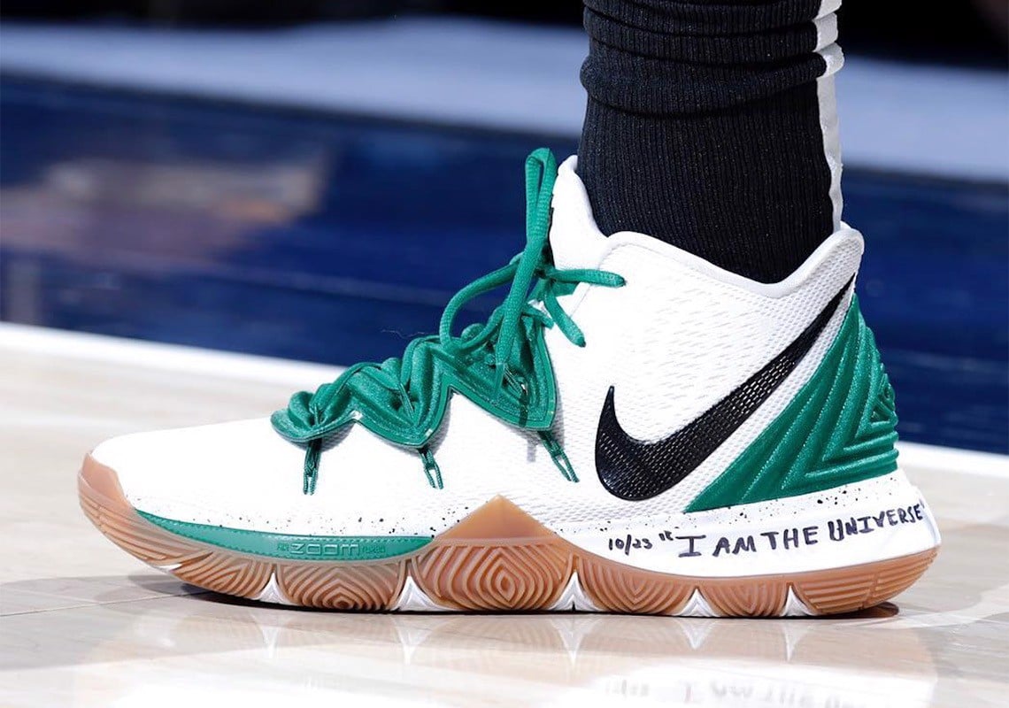 so-sanh-hieu-nang-cua-hai-doi-giay-bong-ro-nike-kyrie-5-va-nike-kyrie-4