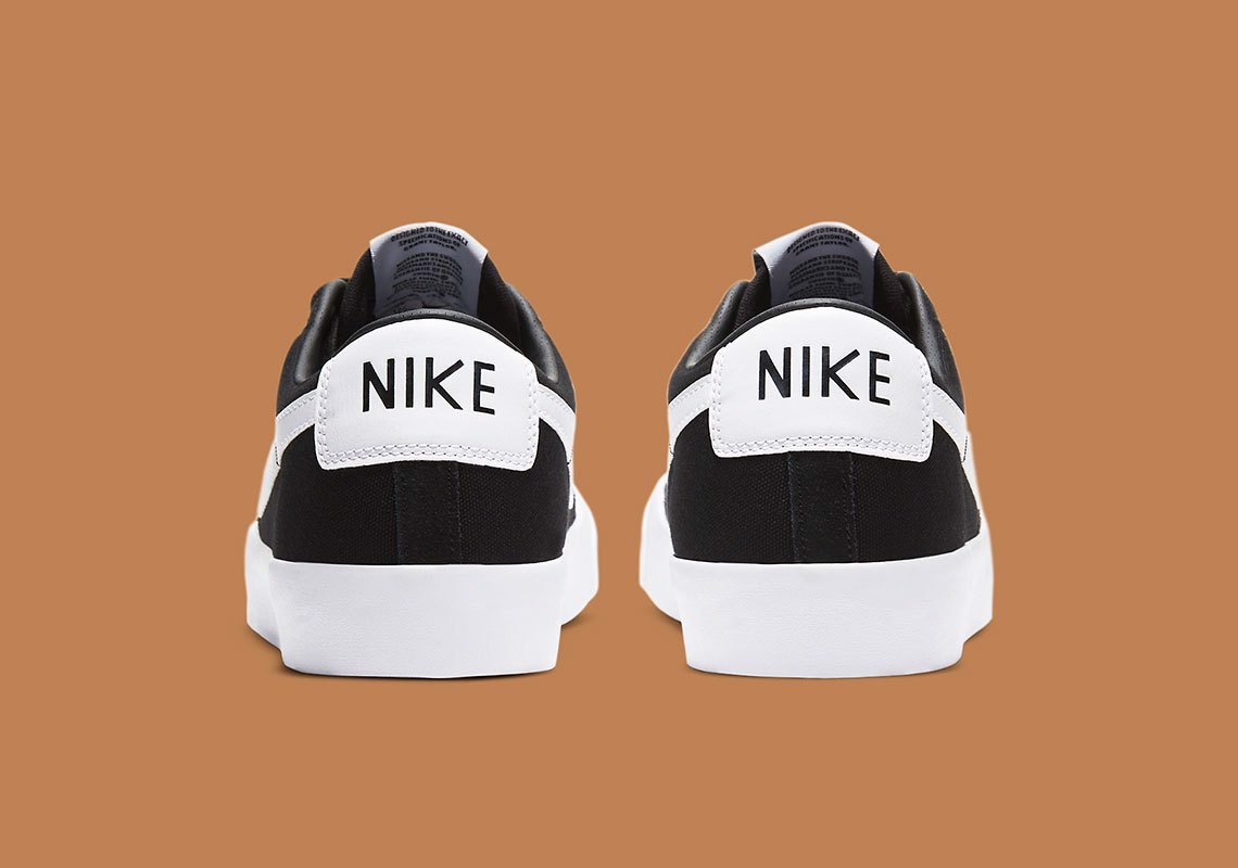 nike-sb-blazer-low-gt-vua-duoc-phat-hanh-voi-mau-den-sac-mau-chang-bao-gio-cu