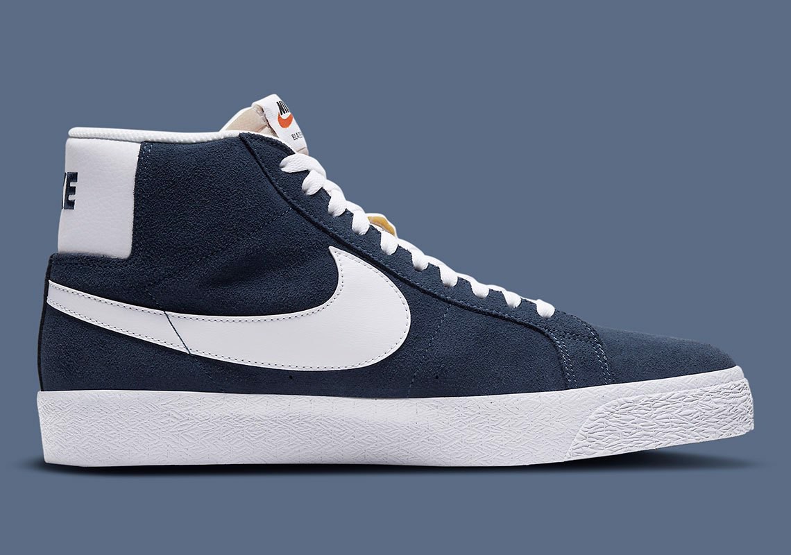 xanh-navy-va-trang-co-dien-la-phoi-mau-tiep-theo-ha-canh-noi-nike-sb-blazer-mid