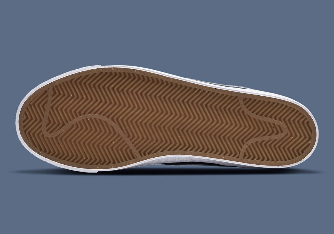 xanh-navy-va-trang-co-dien-la-phoi-mau-tiep-theo-ha-canh-noi-nike-sb-blazer-mid