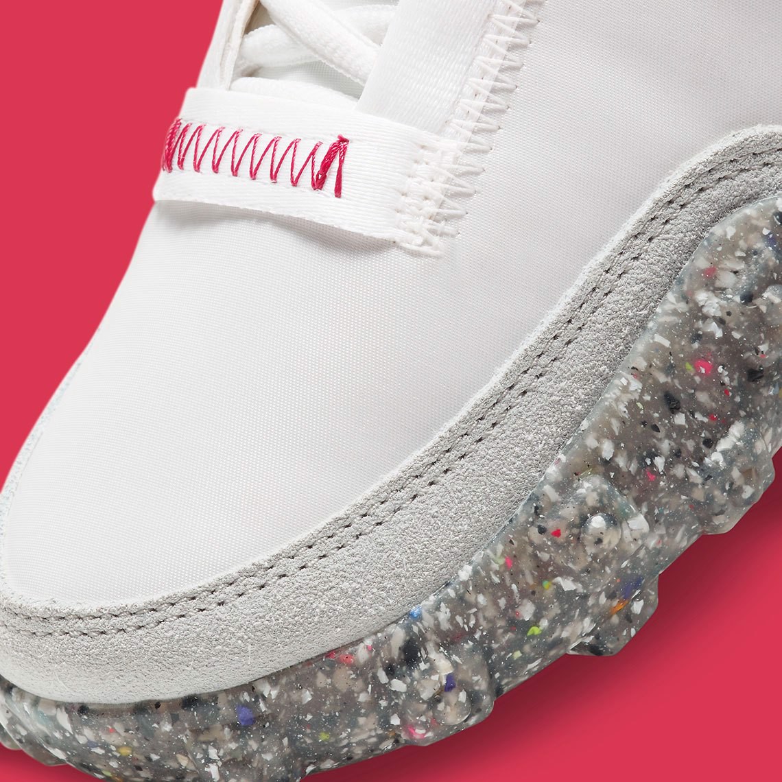 bao-ve-moi-truong-cung-nike-voi-thiet-ke-nike-waffle-racer-crater-smoke-grey-and-gym-red-moi-nhat