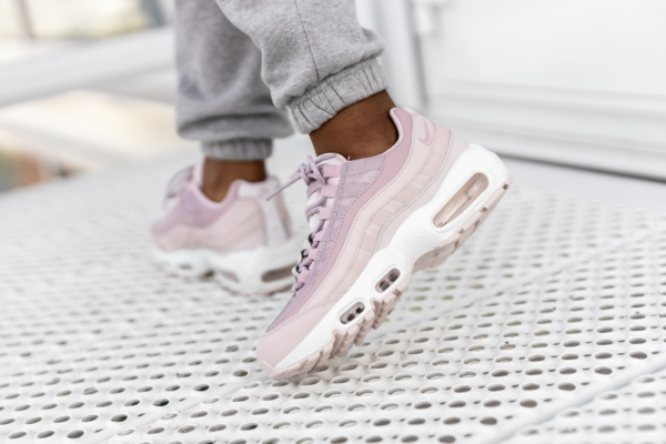 Giày Nike Air Max 95 'Barely Rose' CI3710-600 - Ảnh 3