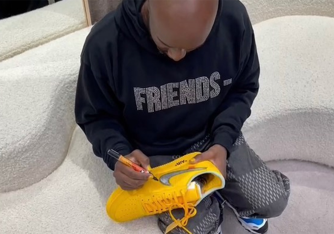https://authentic-shoes.com/blogs/news/su-tro-lai-cua-virgil-abloh-voi-ban-phat-hanh-off-white-x-nike-air-force-1-