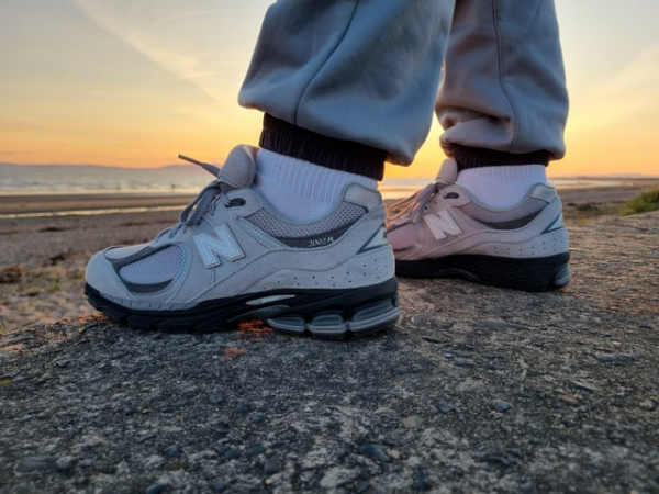 Giày New Balance 2002R 'Grey Black' M2002RC1 - Ảnh 2