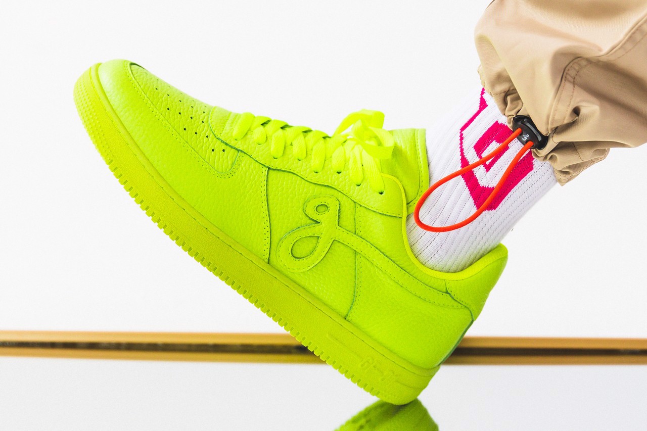 Air force 1 với thiết kế của John Geiger mang tên Vibrant GF-01 "Triple Volt" Hinh anh 2: Air force 1 voi thiet ke cua John Geiger mang ten Vibrant GF-01 "Triple Volt"