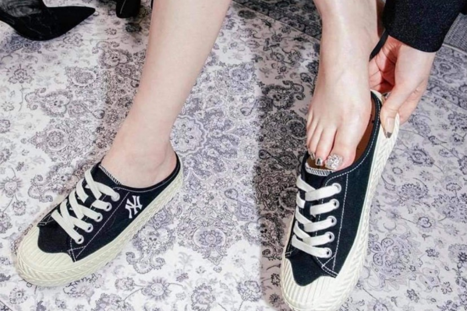 top-5-doi-giay-dap-got-mlb-mule-duoc-san-lung-nhat-hien-nay