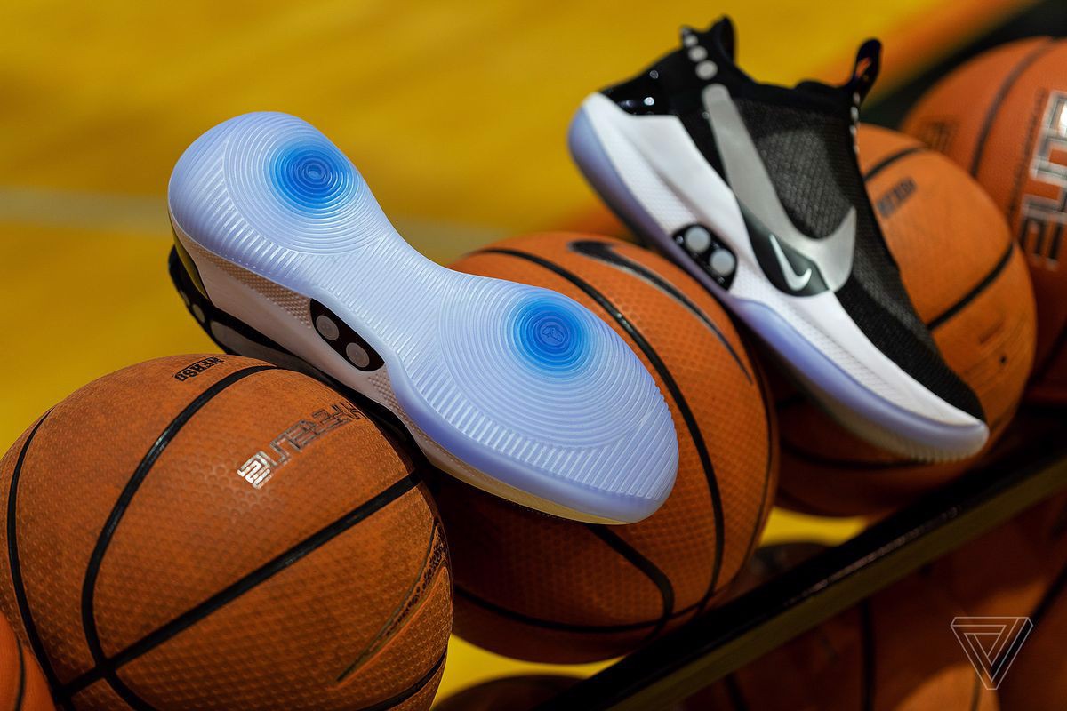 nhin-lai-mau-giay-da-tao-nen-mot-lich-su-hoan-toan-moi-nike-adapt-bb