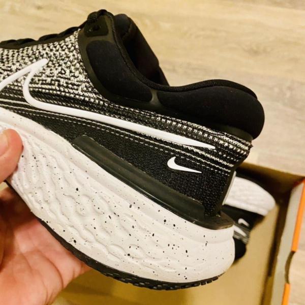 Giày Nike Wmns ZoomX Invincible Run Flyknit 'White Black' CT2229-103 - Ảnh 2