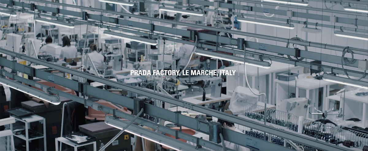 Hinh anh 1: Vi sao Prada x adidas Superstar co gia 500 USD? Co gi dac biet trong quy trinh san xuat?