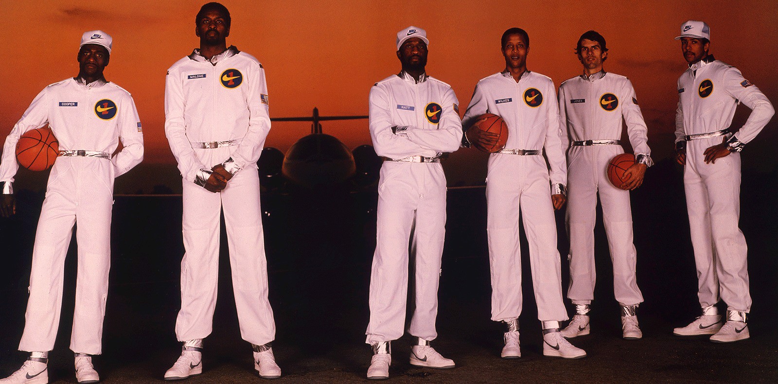 lich-su-nen-cong-nghiep-giay-bong-ro-qua-tung-thoi-ky