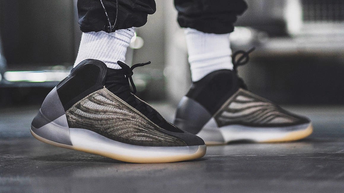 Hinh anh 3: Review giay: Yeezy QNTM "Amber Tint" mau nau huyen bi