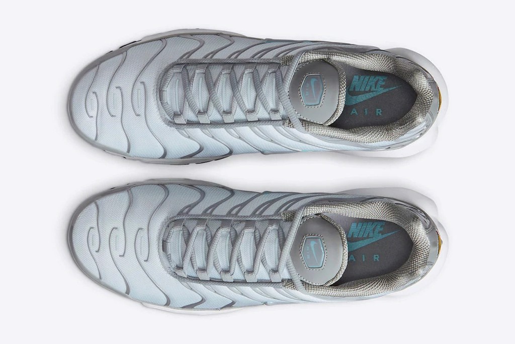 quai-vat-thep-‘glacier-ice’-nike-air-max-plus