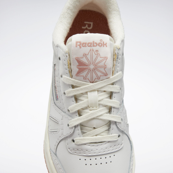 Giay Reebok Wmns LT Court 'Gold' GW5122