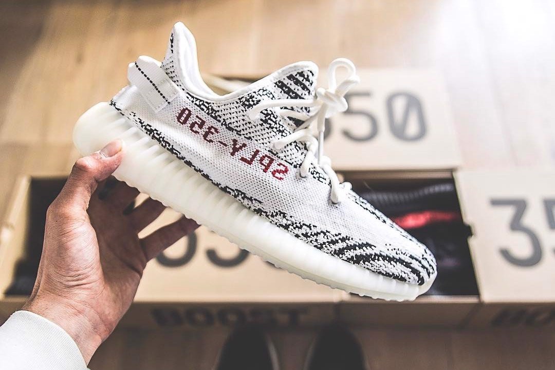 Điều gì khiến giá Yeezy ngày càng rẻ? Có phải Các mẫu giày của Yeezy đã không còn sức hút như xưa