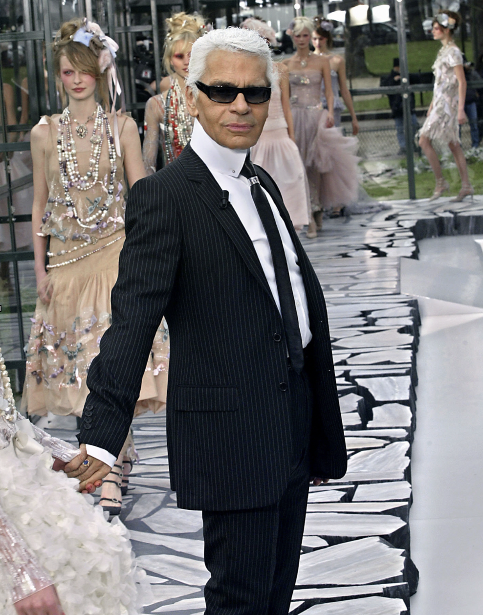 karl-lagerfeld-va-con-duong-tro-thanh-tuong-dai-trong-nganh-thoi-trang
