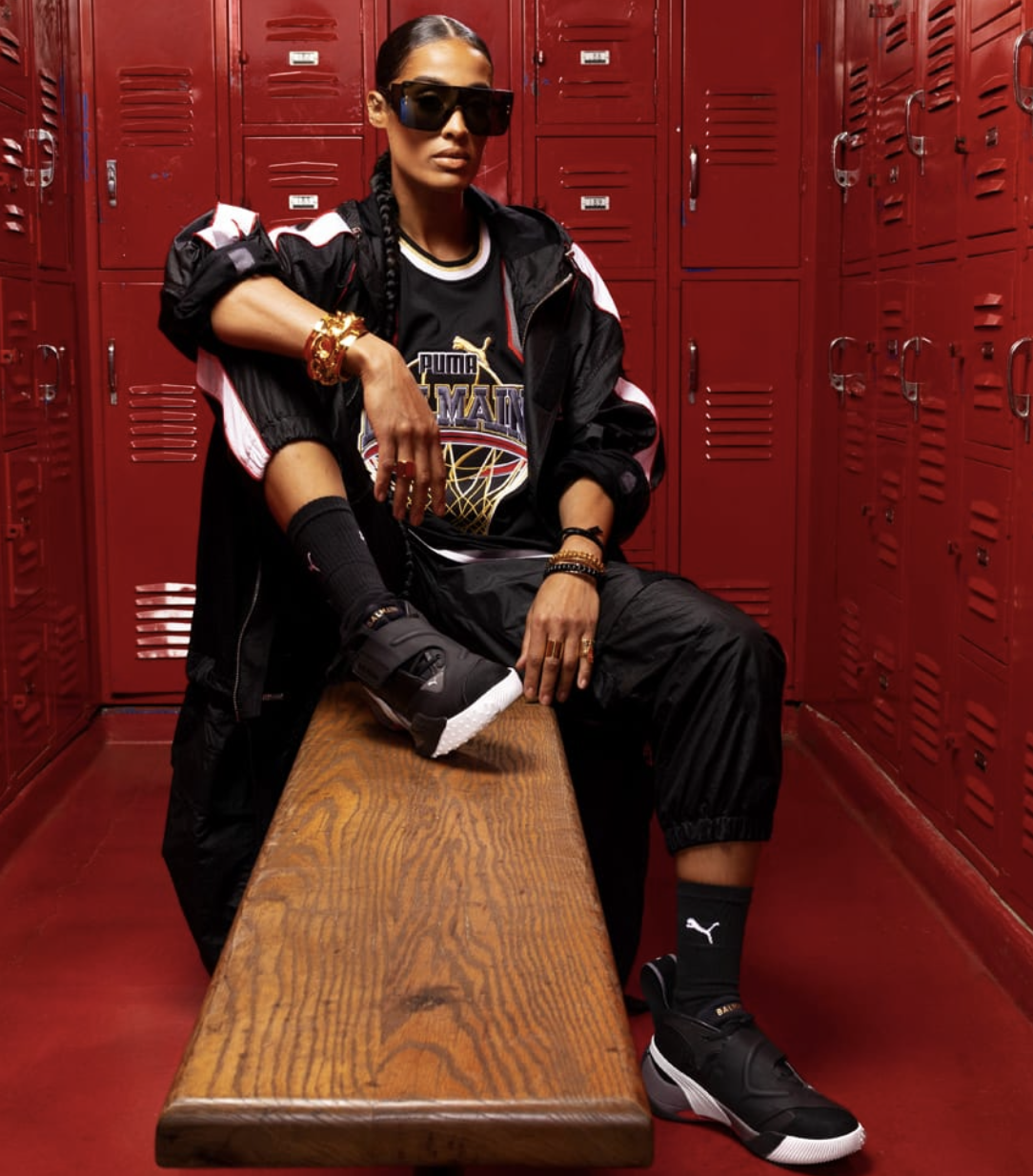 Balmain hợp tác cùng PUMA cho ra mắt mẫu giày bóng rổ đầy sang trọng Hinh anh 5: Balmain hop tac cung PUMA cho ra mat mau giay bong ro day sang trong