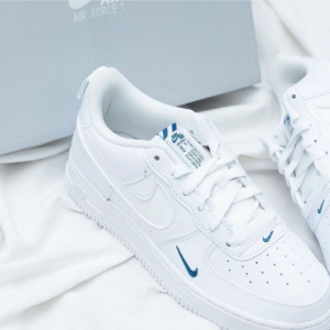 Giay Nike Air Force 1 '07 LV8 'White Dark Marina Blue' FB8971-100