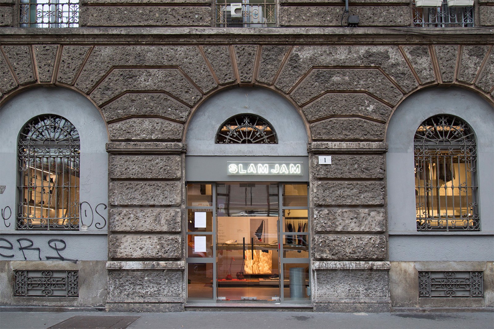 Điểm qua 17 cửa hàng và trang web sneaker tốt nhất trên thế giới Hinh anh 5: Diem qua 17 cua hang va trang web sneaker tot nhat tren the gioi