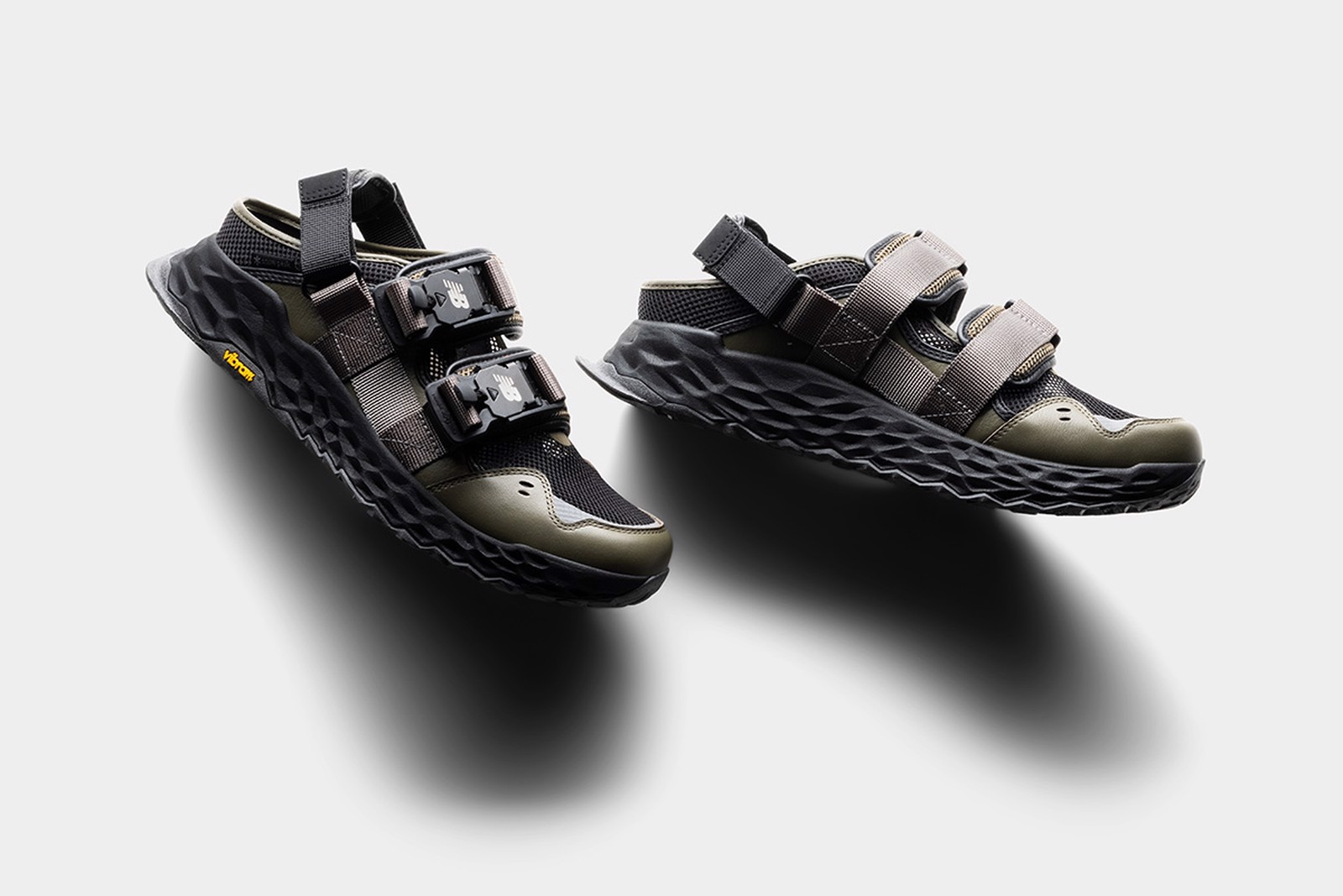 11-doi-giay-ban-khong-the-bo-lo-trong-he-nam-nay-1