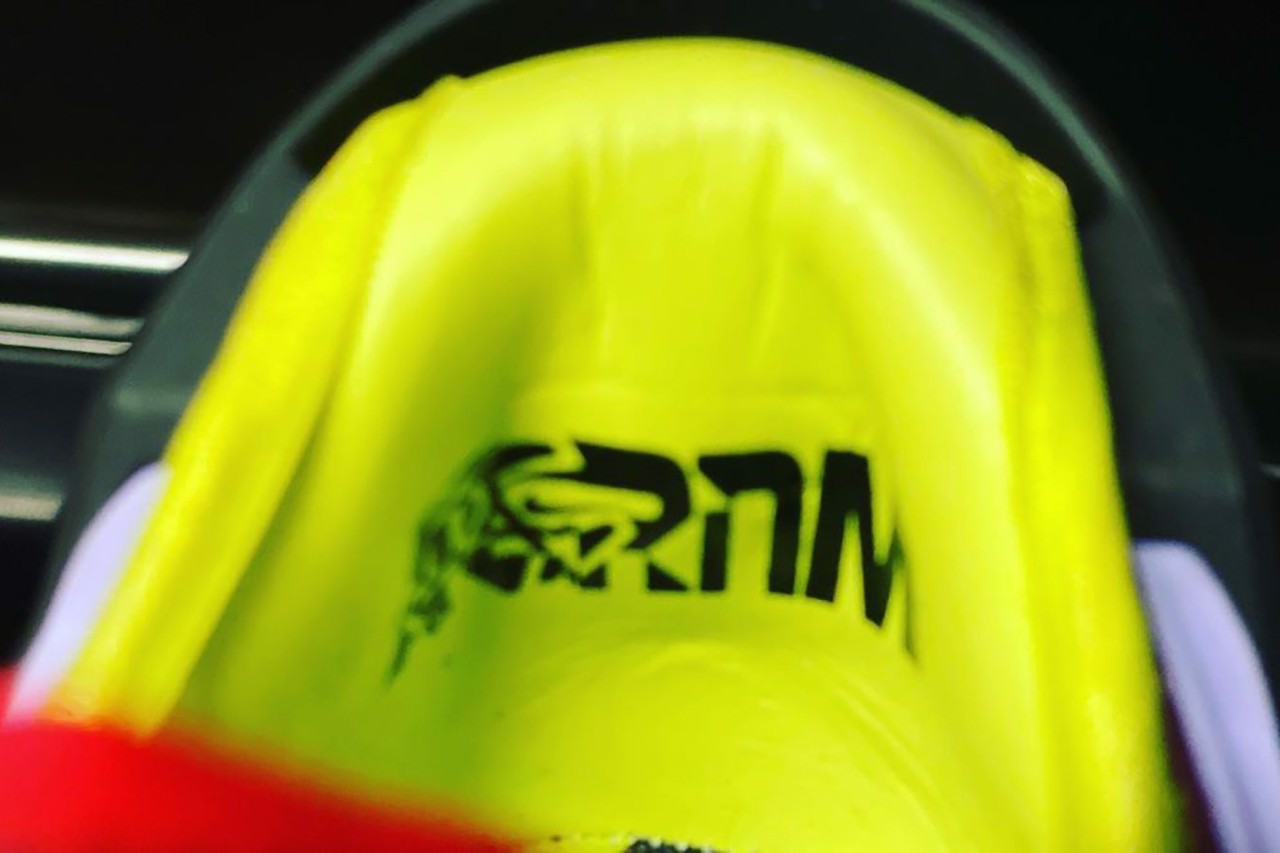 tren-tay-phien-ban-acronym-x-nike-blazer-low-night-maroon