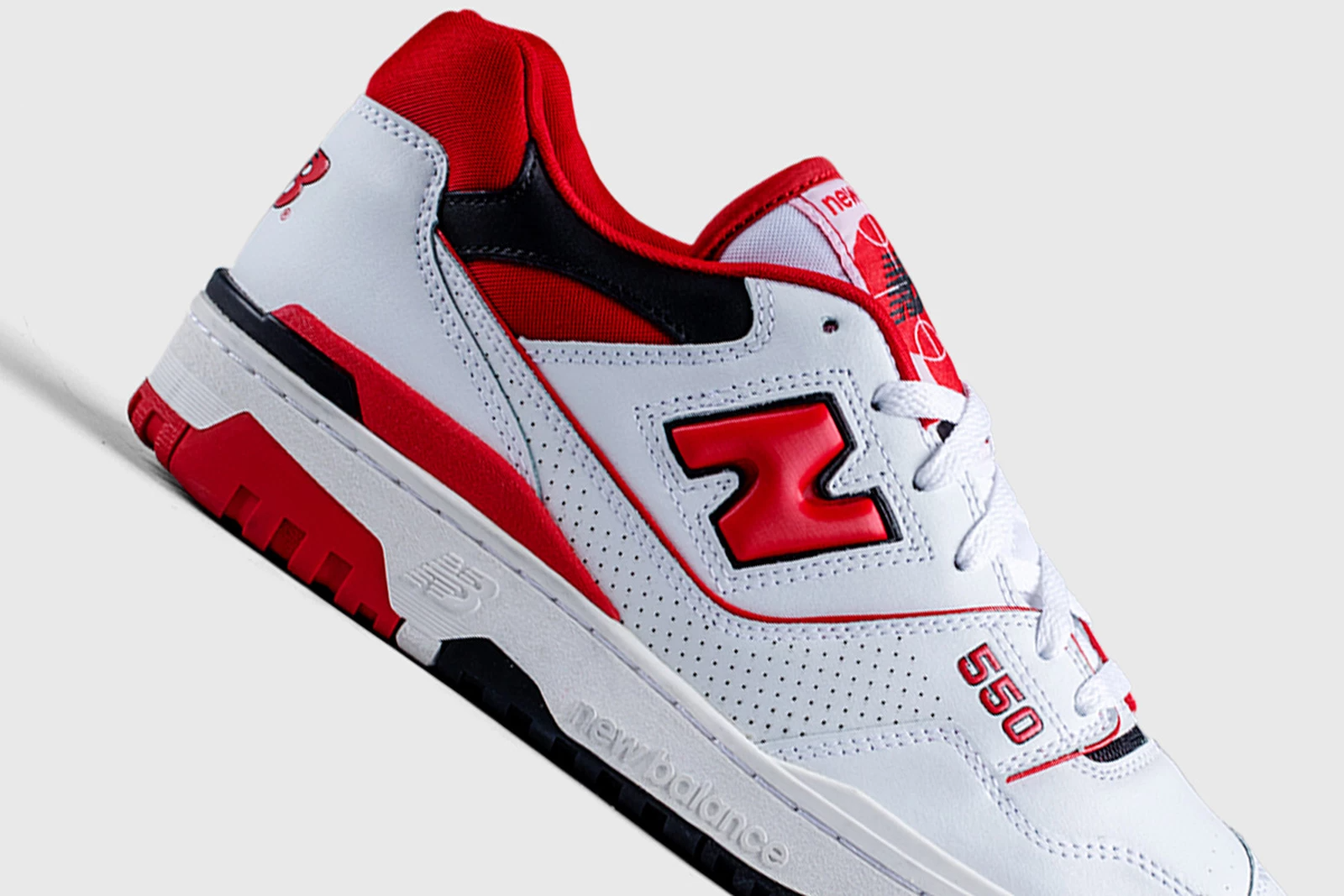 da-co-them-vo-so-su-lua-chon-ve-mau-sac-tren-doi-550-tai-authentic-shoes