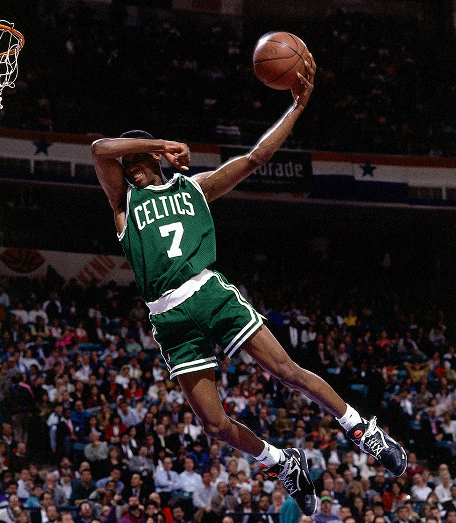 Khoảnh khắc Reebok Pump trở thành huyền thoại Hinh anh 2: Khoanh khac Reebok Pump tro thanh huyen thoai