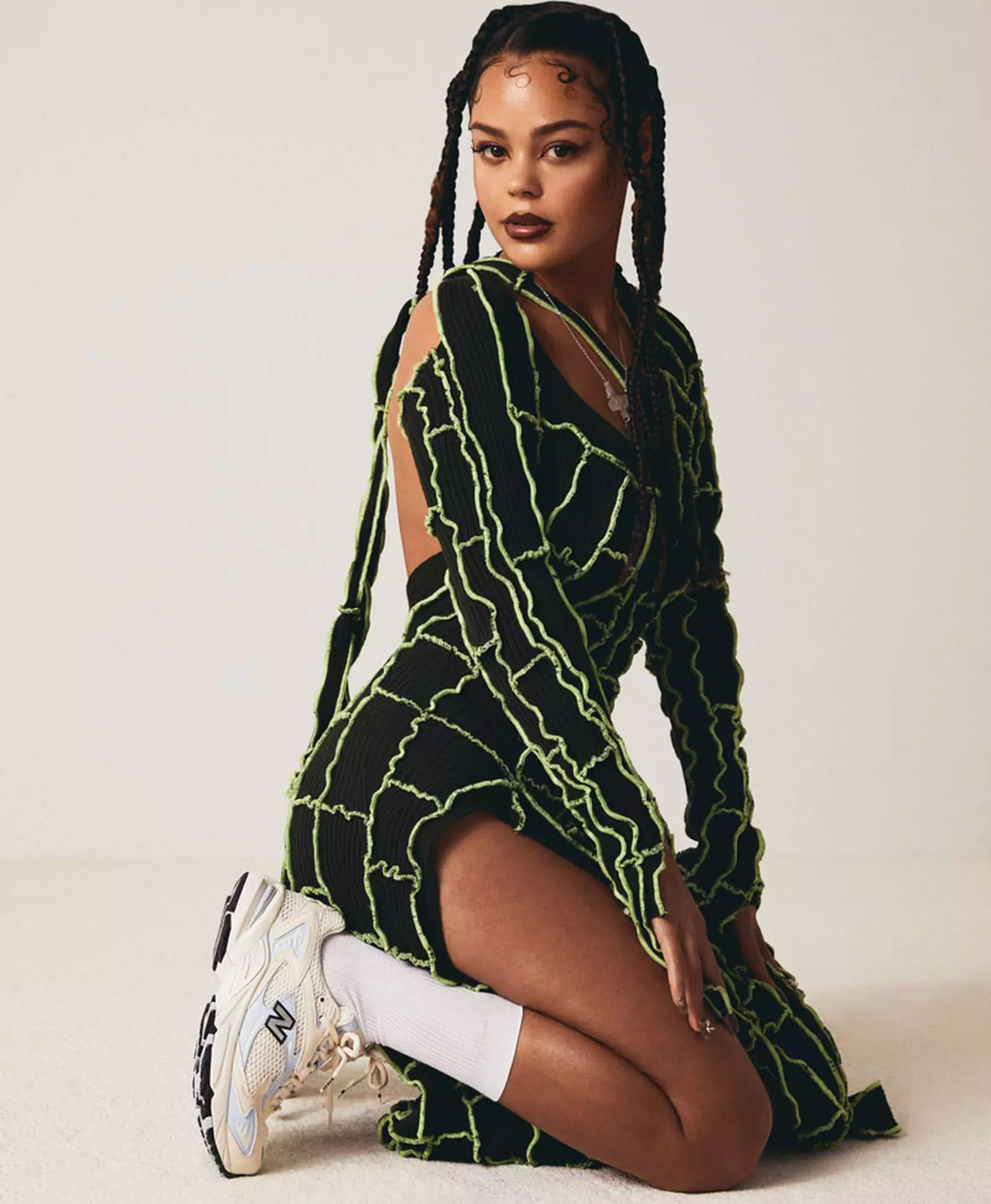 Hinh anh 2: Su ket hop Naked CPH x New Balance tao ra hai phien ban dac biet 1080 va 725