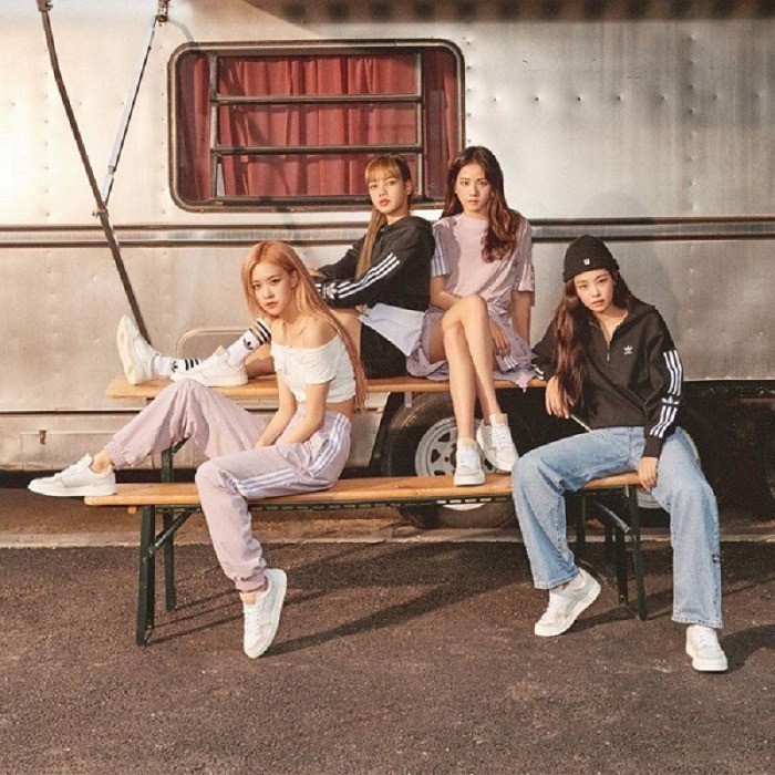 giai-ma-suc-hut-cua-doi-giay-co-dien-adidas-supercourt-x-blackpink