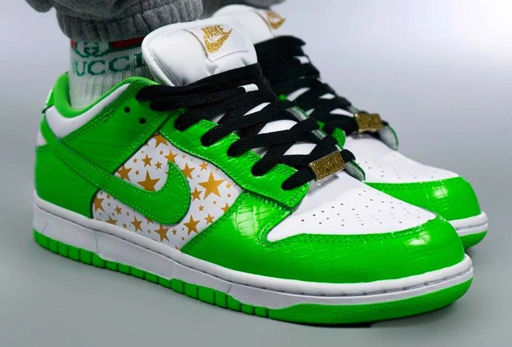 Supreme x Nike SB Dunk Low Mean Green