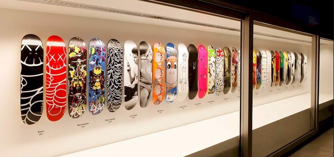 Lịch sử và ý nghĩa đằng sau biểu tượng của Supreme Hinh anh 1: Lich su va y nghia dang sau bieu tuong cua Supreme