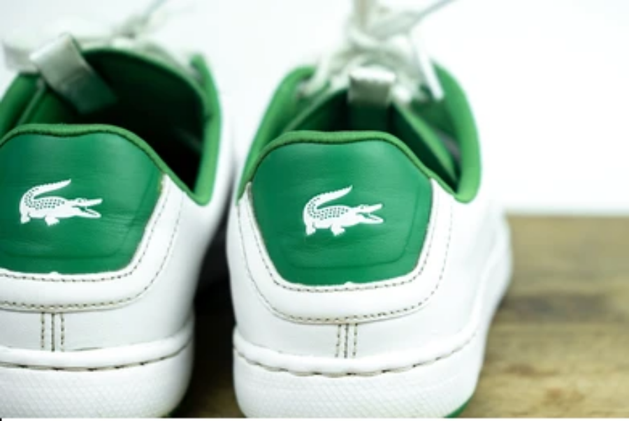 huong-dan-phan-biet-giay-lacoste-that-va-gia
