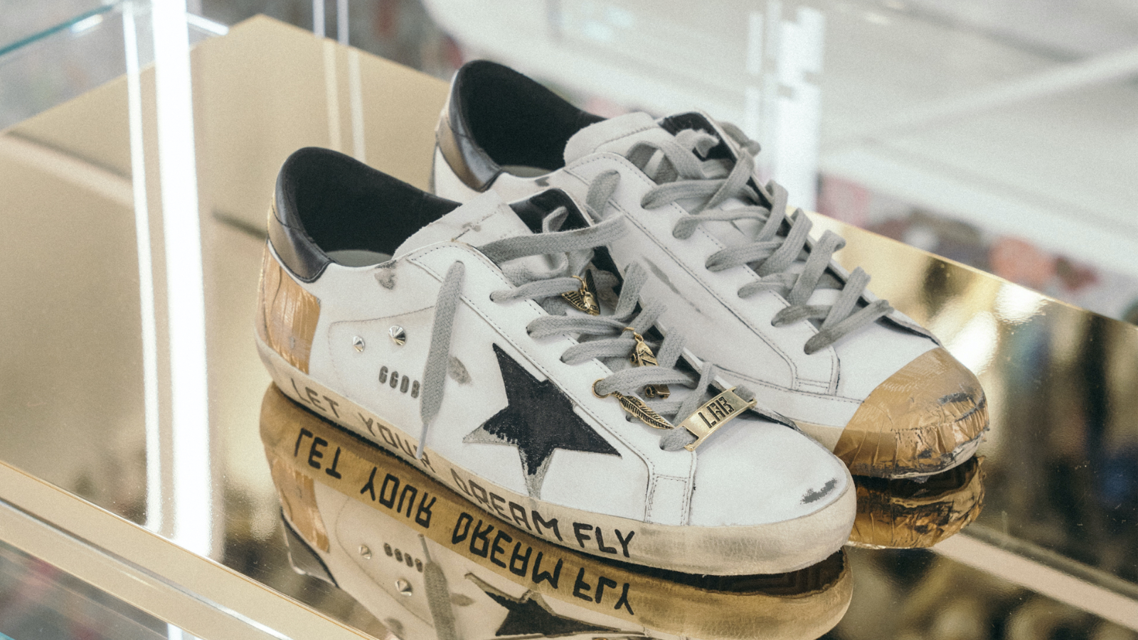 Cau chuyen ve su noi len cua nhung doi giay the thao Golden Goose