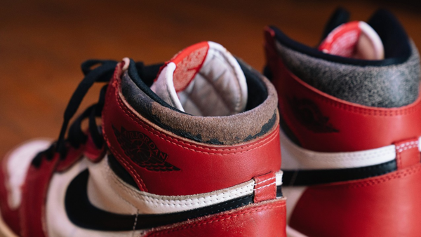 "Lost & Found" và "Chicago": Đôi Air Jordan 1 với nguồn cảm hứng retro Hinh anh 3: "Lost & Found" va "Chicago": Doi Air Jordan 1 voi nguon cam hung retro