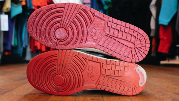 "Lost & Found" và "Chicago": Đôi Air Jordan 1 với nguồn cảm hứng retro Hinh anh 7: "Lost & Found" va "Chicago": Doi Air Jordan 1 voi nguon cam hung retro