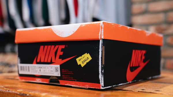 "Lost & Found" và "Chicago": Đôi Air Jordan 1 với nguồn cảm hứng retro Hinh anh 9: "Lost & Found" va "Chicago": Doi Air Jordan 1 voi nguon cam hung retro
