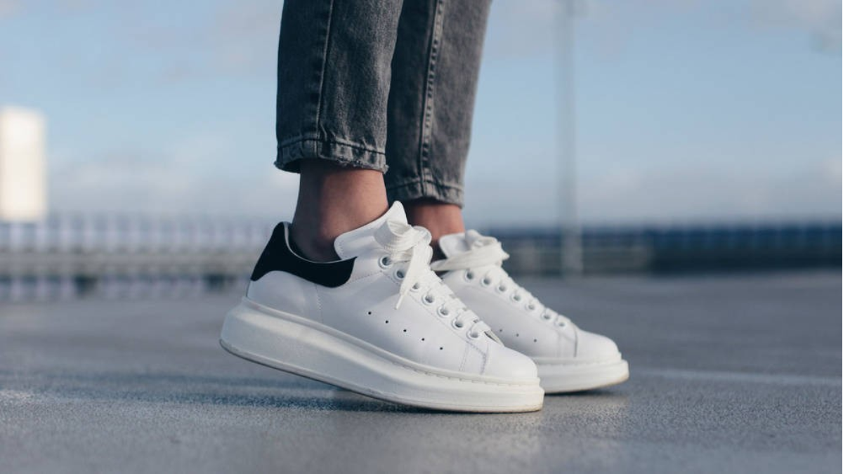 Cách nhận biết những đôi Alexander McQueen là real hay fake Hinh anh 1: Cach nhan biet nhung doi Alexander McQueen la real hay fake